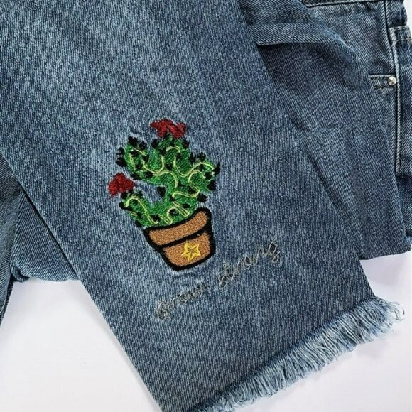 NWT POL Distressed Raw Hem with Cactus Embroidery Denim Jeans - Picture 7 of 11